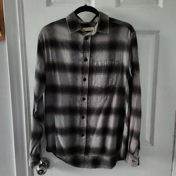 Urban Outfitters Flannel - Picture 2 of 3